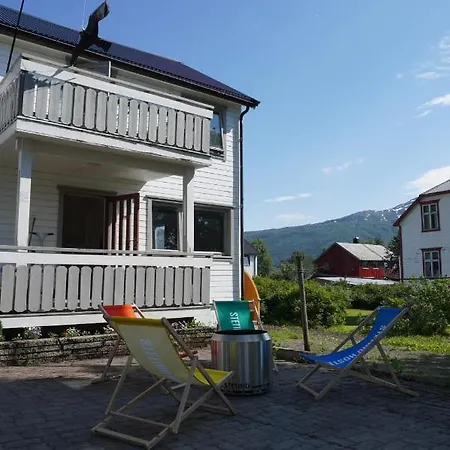 Stetind بيت شباب